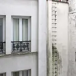 Lovely 51 M Nest In The Heart Of Paris