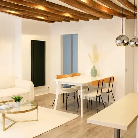Apartment Lovely 51 M Nest In The Heart Of Paris