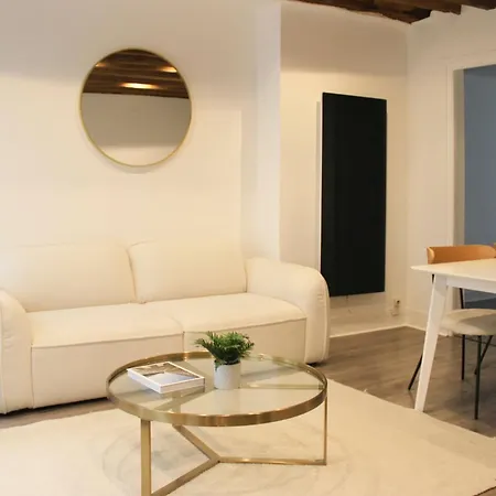 Appartamento Lovely 51 M Nest In The Heart Of *