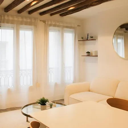 Lovely 51 M Nest In The Heart Of * Parigi