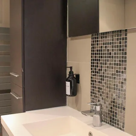 Appartamento Lovely 51 M Nest In The Heart Of