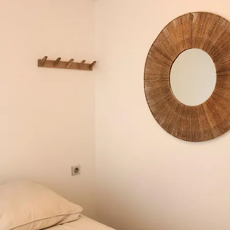 Lovely 51 M Nest In The Heart Of